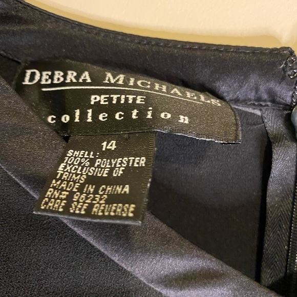 Debra Michaels dress size 14P black with pleats in front slit in back - Picture 3 of 7